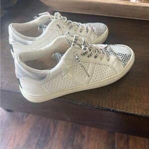 Vintage Havana sneakers. Great condition. Size 5.5. $25